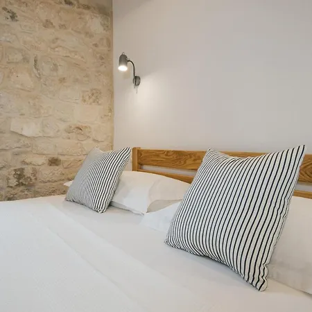 Guest house Franka Trogir