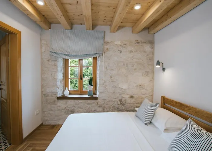 Konukevi Franka Trogir