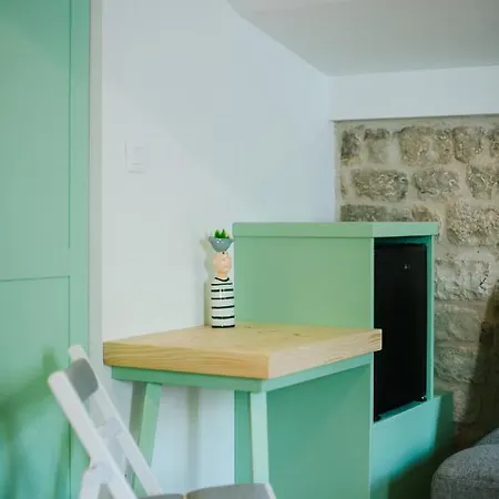 By Franka Vendégház Trogir