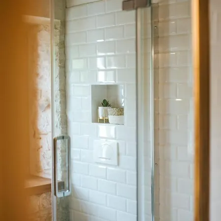 Franka 3* Трогір